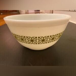 Vintage PYREX ‘Square Floral’ #402/1.5qt Mixing Bowl